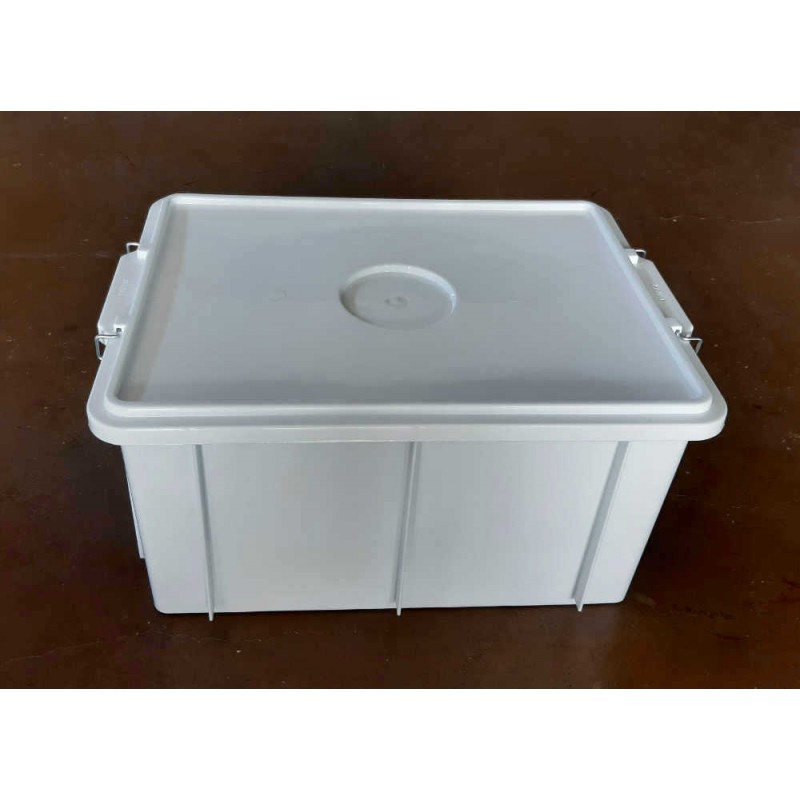 Cassetta in plastica rettangolare per alimenti colore bianco. Mod.Box.